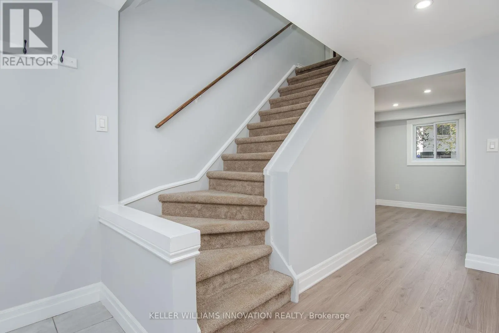 530 PARKVIEW CRESCENT