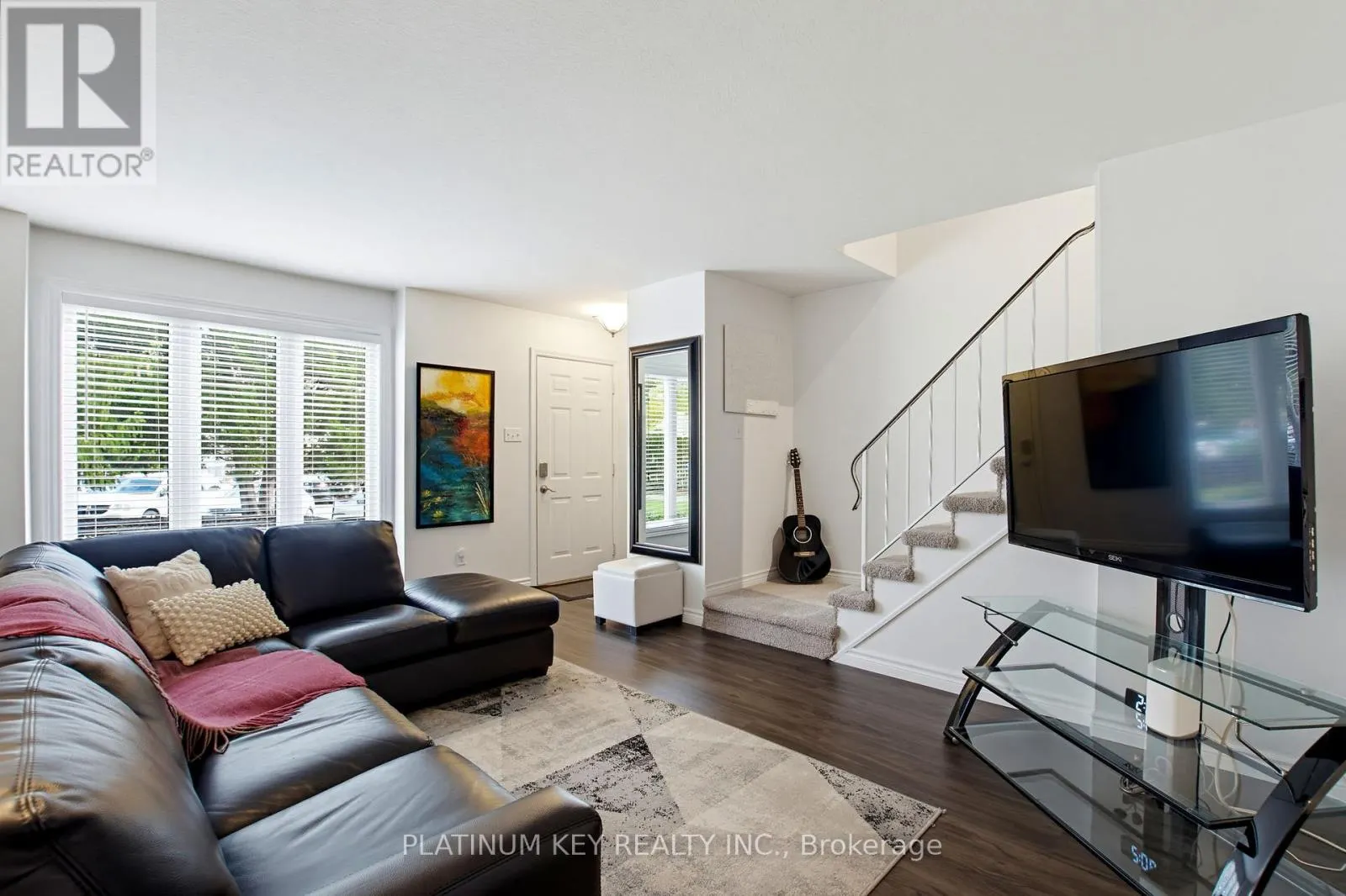 12 - 1328 COMMISSIONERS ROAD W #12