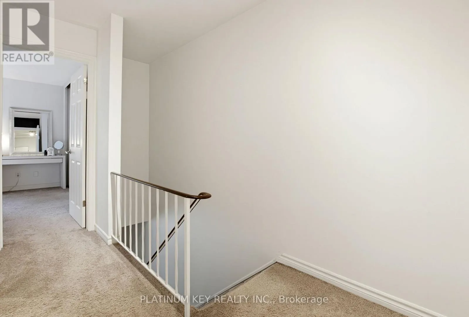 12 - 1328 COMMISSIONERS ROAD W #12