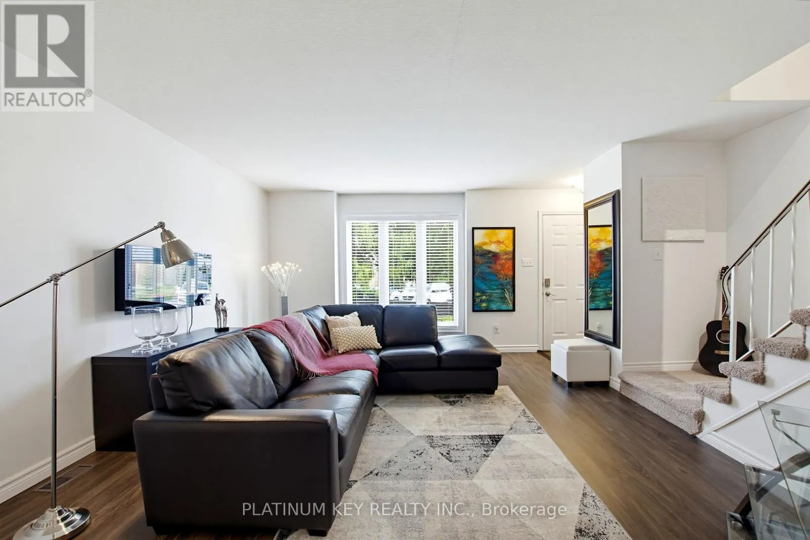12 - 1328 COMMISSIONERS ROAD W #12