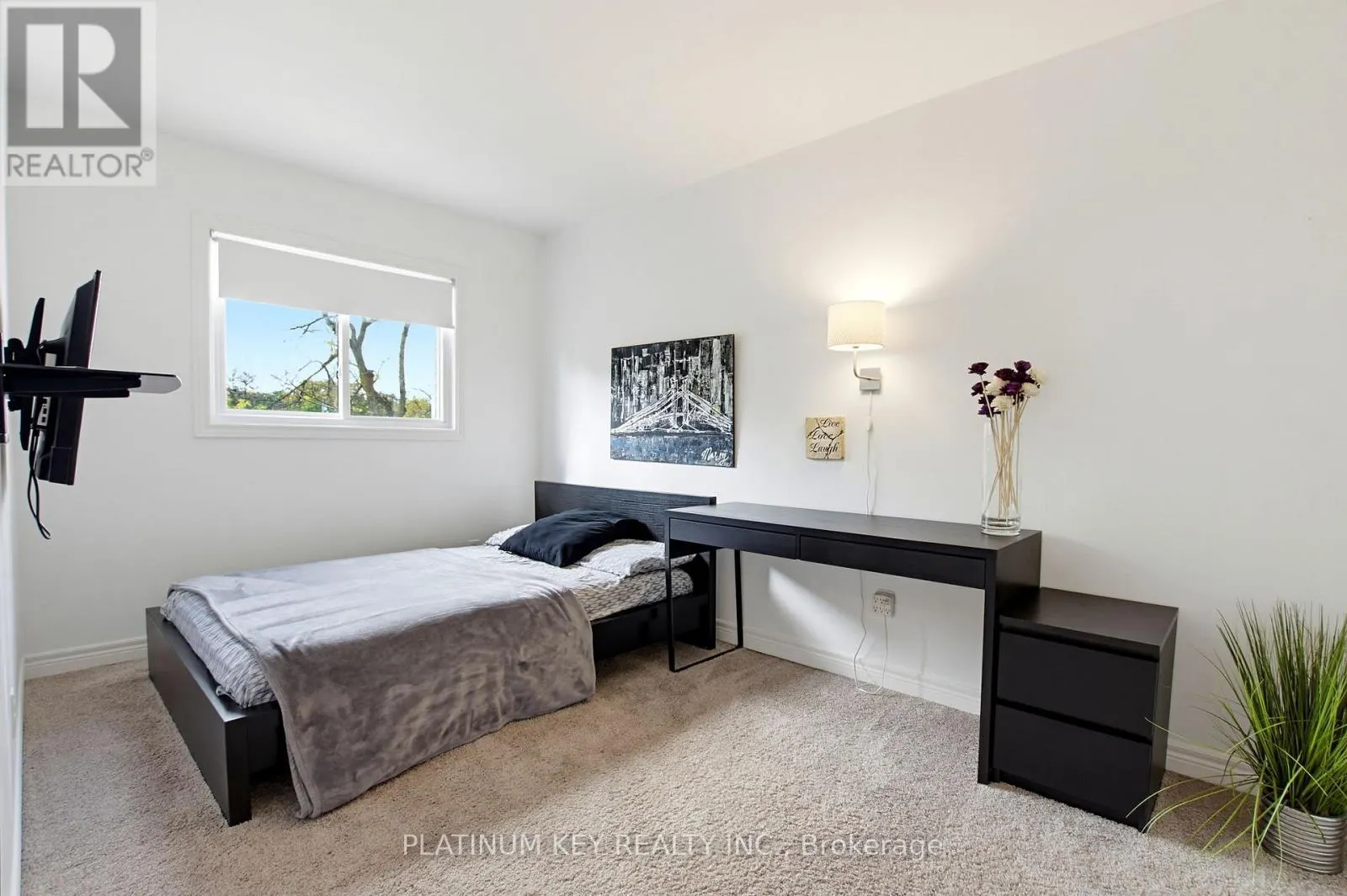 12 - 1328 COMMISSIONERS ROAD W #12