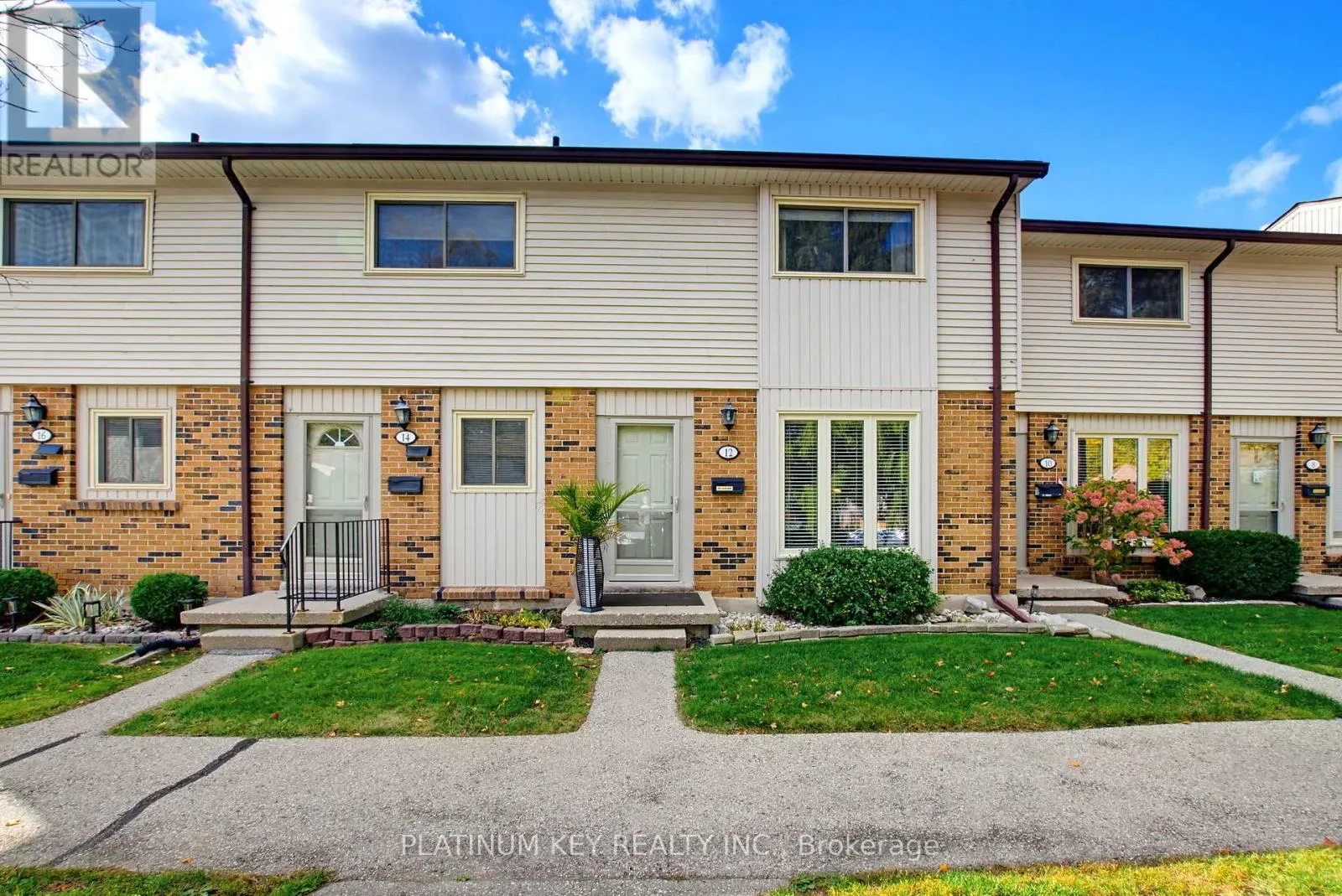 12 - 1328 COMMISSIONERS ROAD W #12