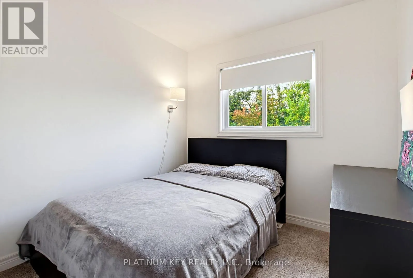 12 - 1328 COMMISSIONERS ROAD W #12