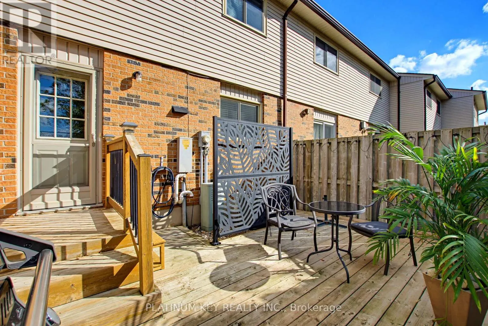 12 - 1328 COMMISSIONERS ROAD W #12