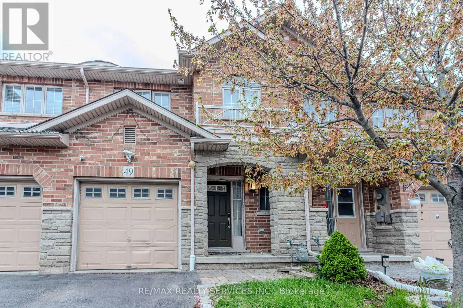 49 MARINA POINT CRESCENT N