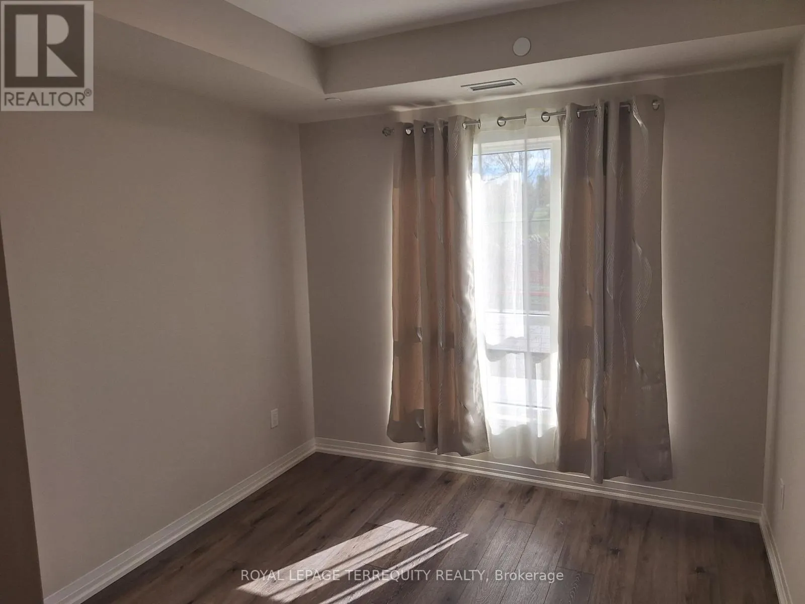 GL05 - 50 HERRICK AVENUE