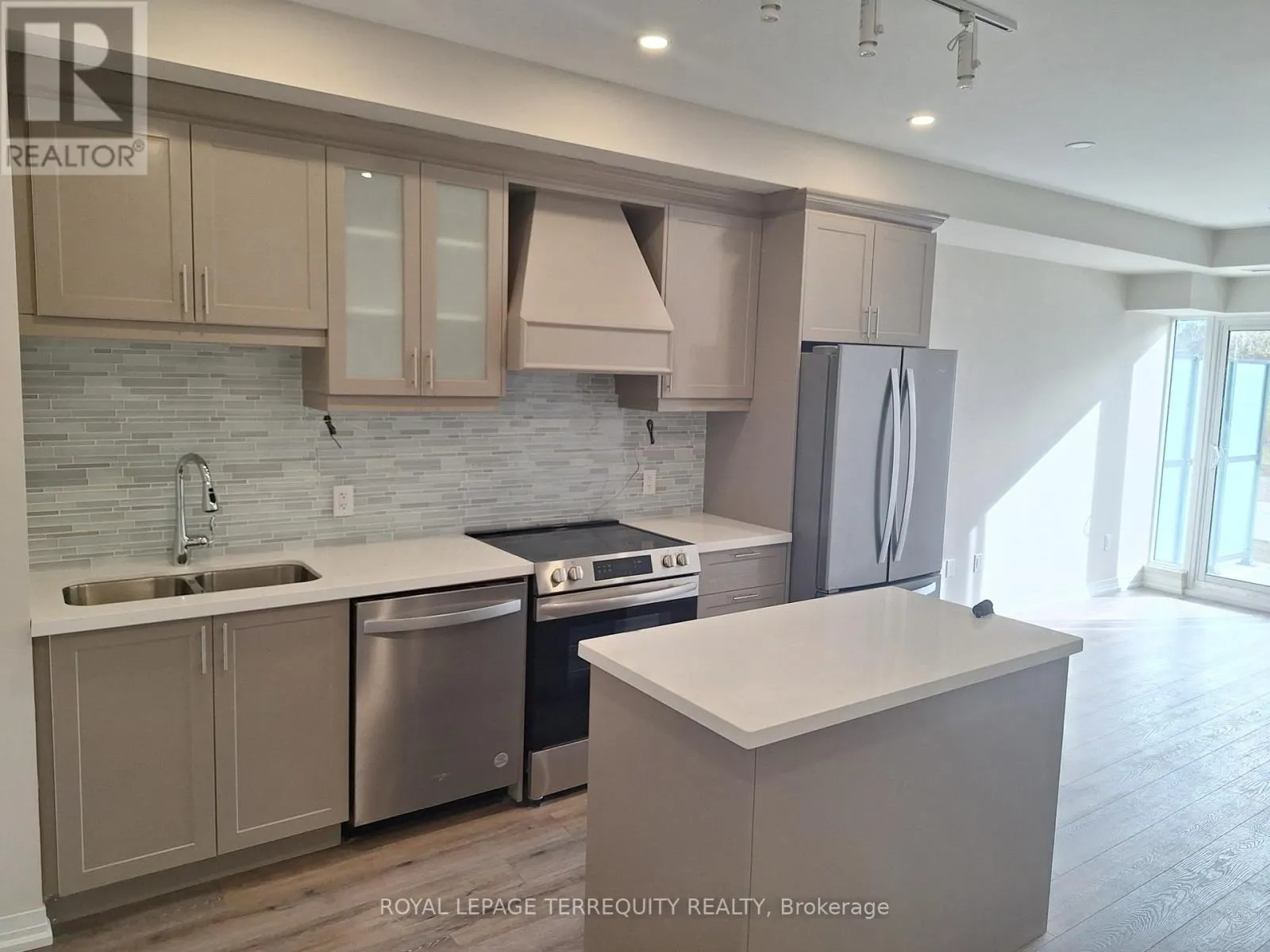 GL05 - 50 HERRICK AVENUE