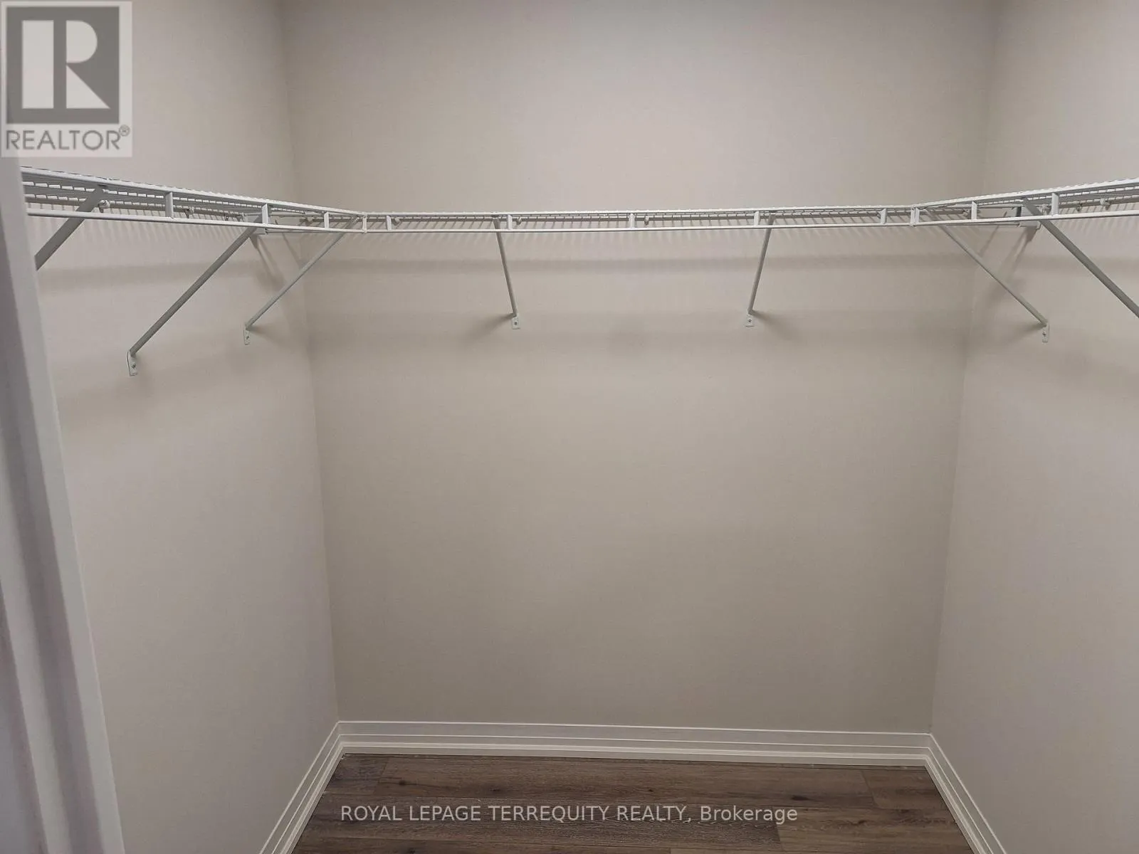 GL05 - 50 HERRICK AVENUE