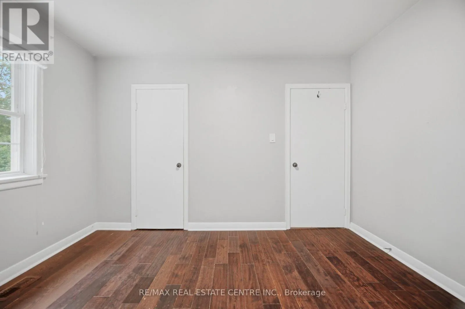 4 LINCOLN CRESCENT