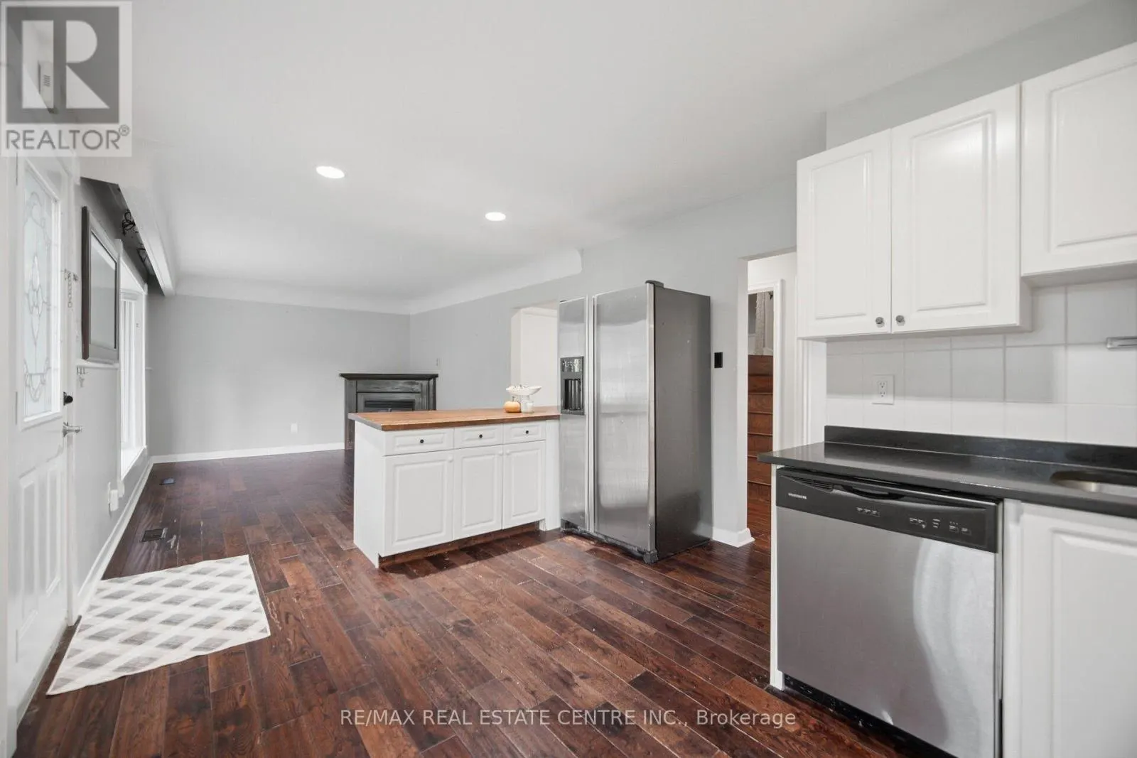 4 LINCOLN CRESCENT