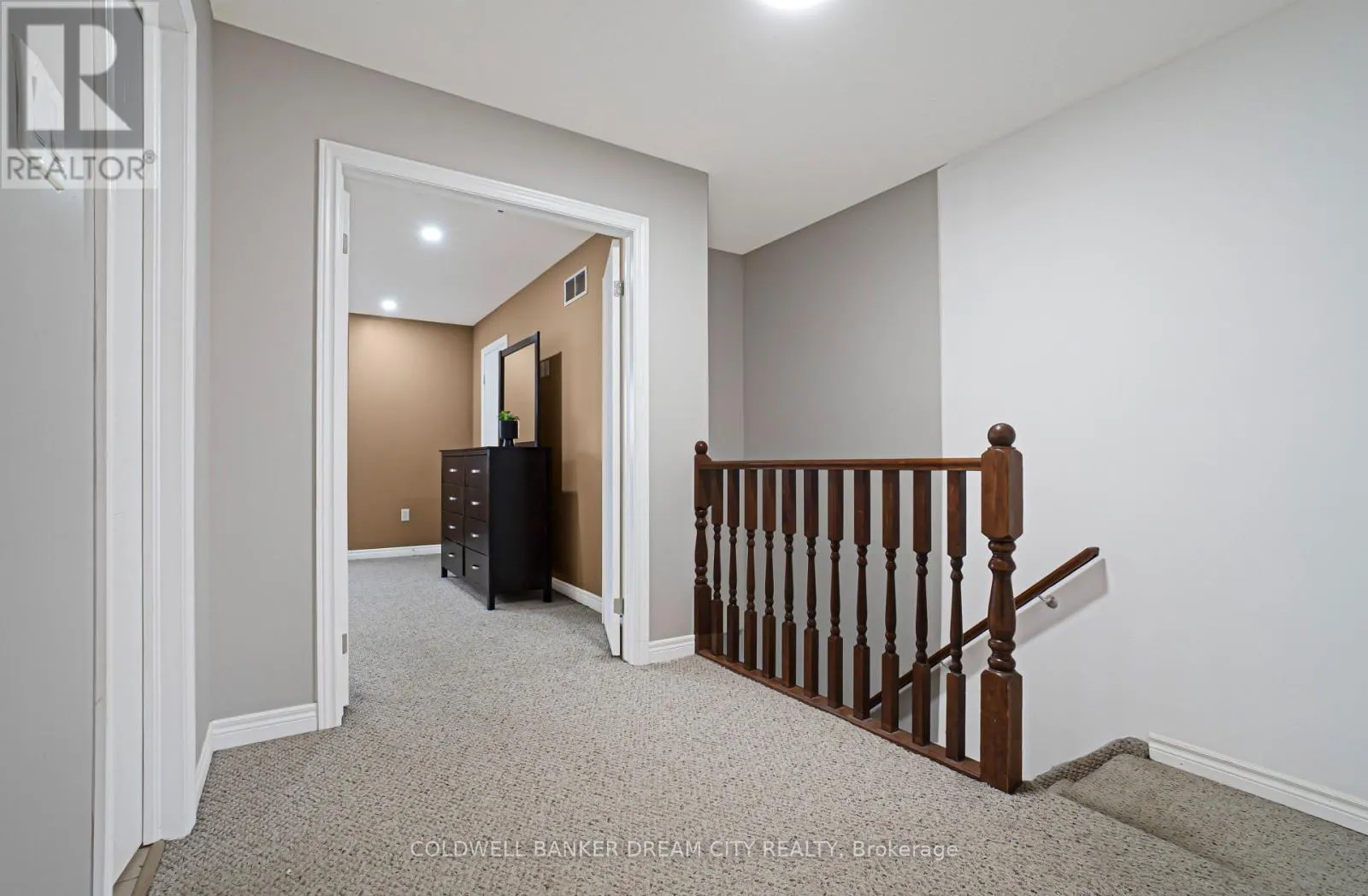 976 KIMBALL CRESCENT