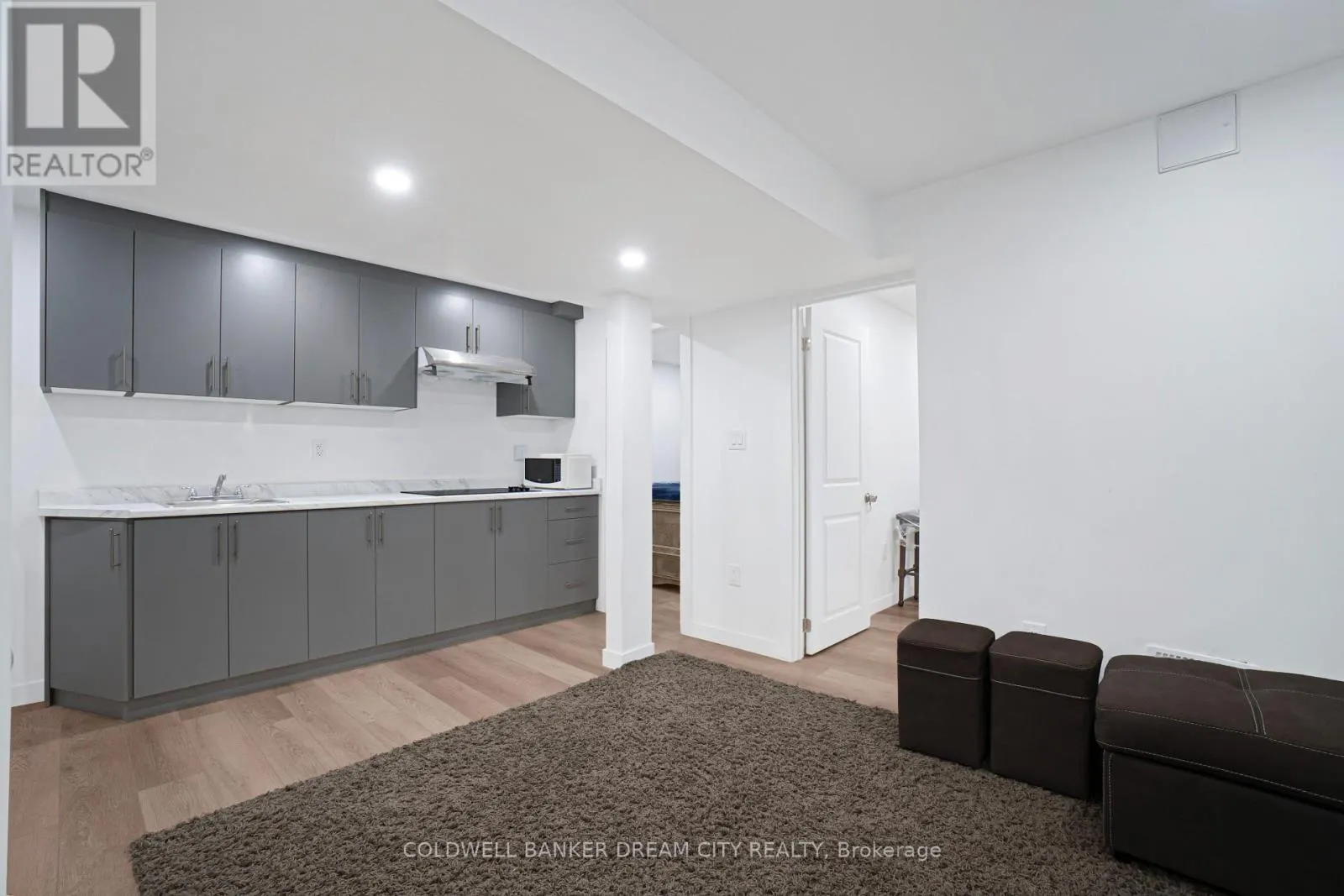 976 KIMBALL CRESCENT