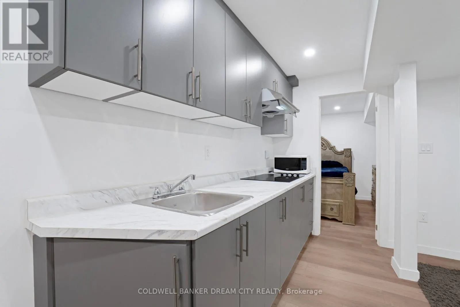976 KIMBALL CRESCENT