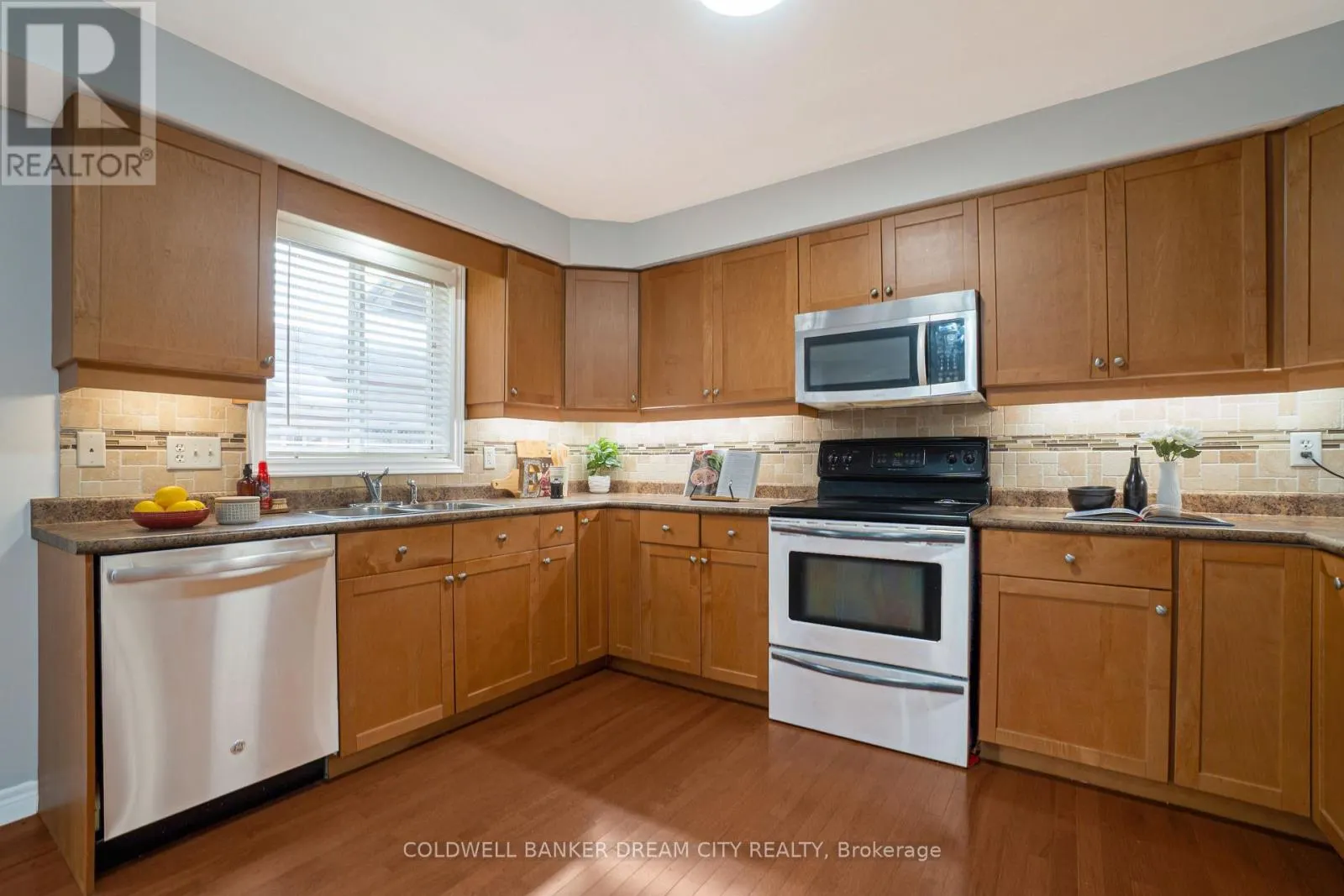 976 KIMBALL CRESCENT