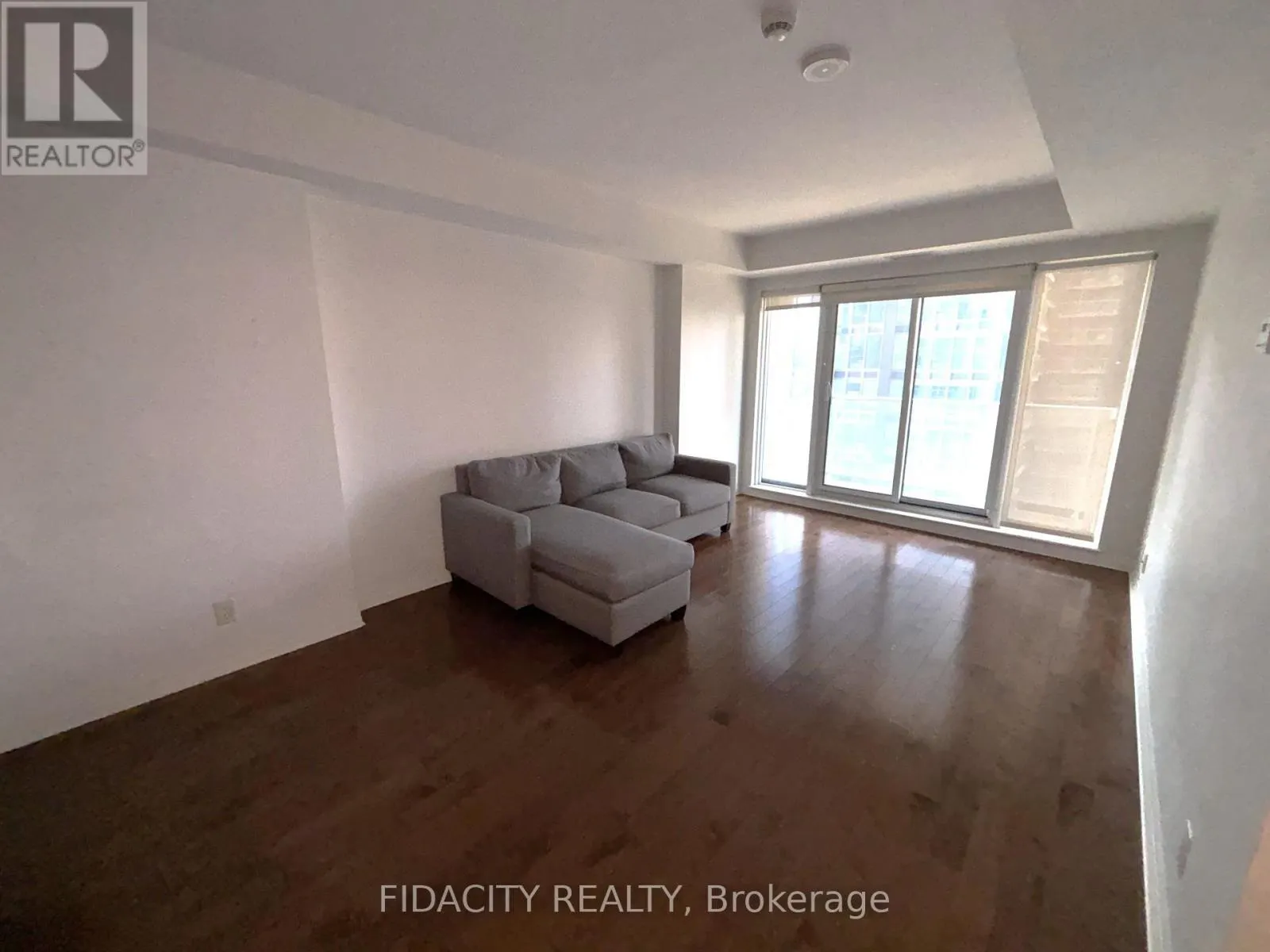 1004 - 242 RIDEAU STREET