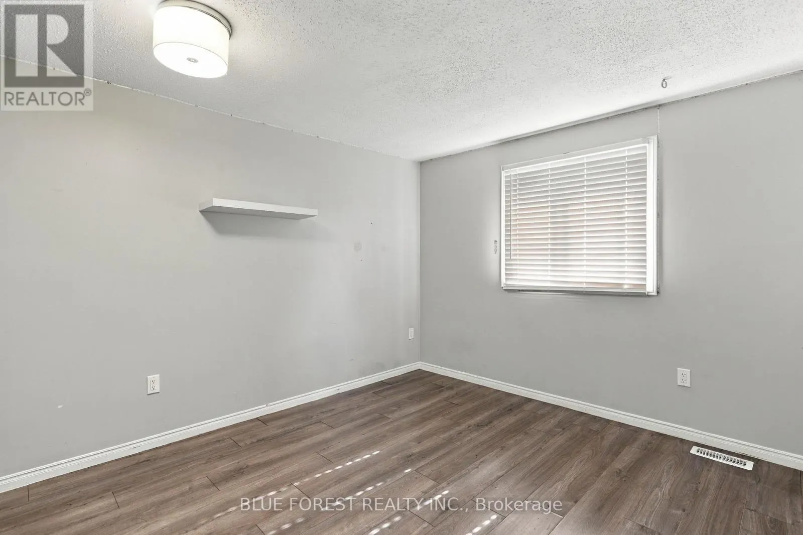 10 - 511 ADMIRAL DRIVE #10
