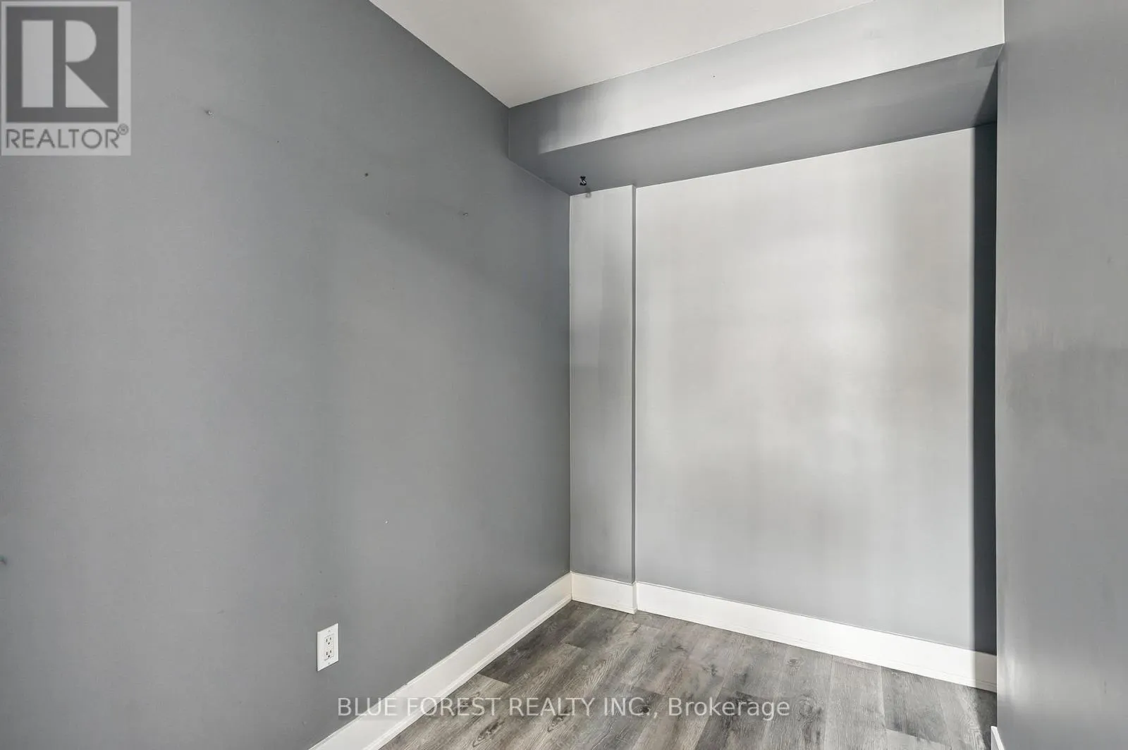 10 - 511 ADMIRAL DRIVE #10