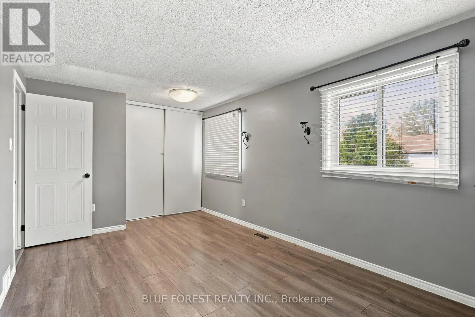 10 - 511 ADMIRAL DRIVE #10