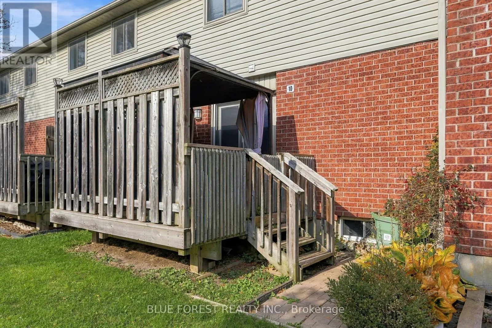 10 - 511 ADMIRAL DRIVE #10