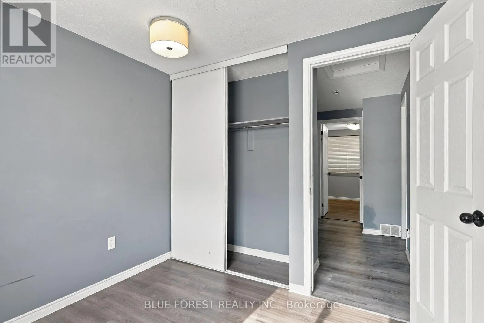10 - 511 ADMIRAL DRIVE #10