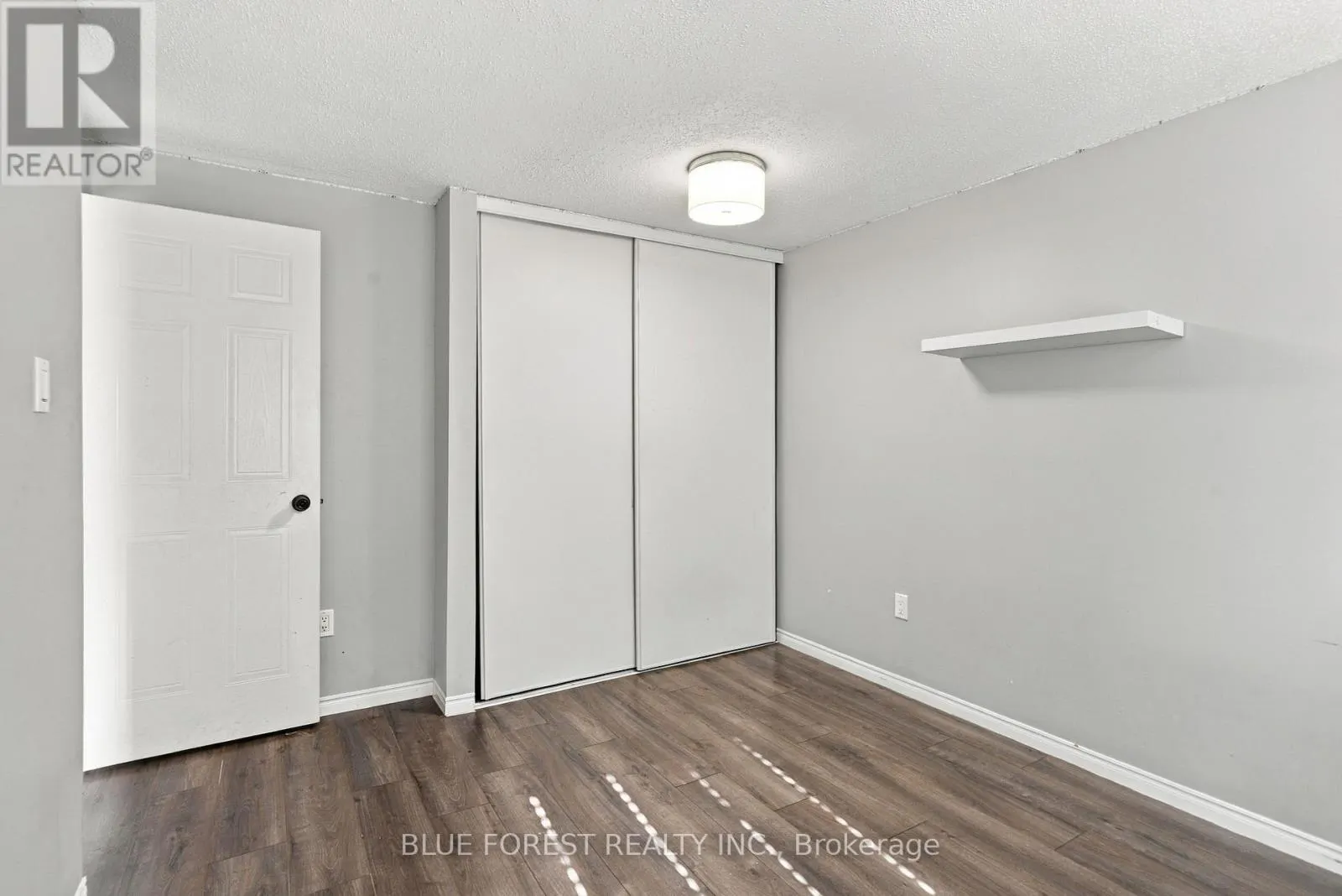 10 - 511 ADMIRAL DRIVE #10