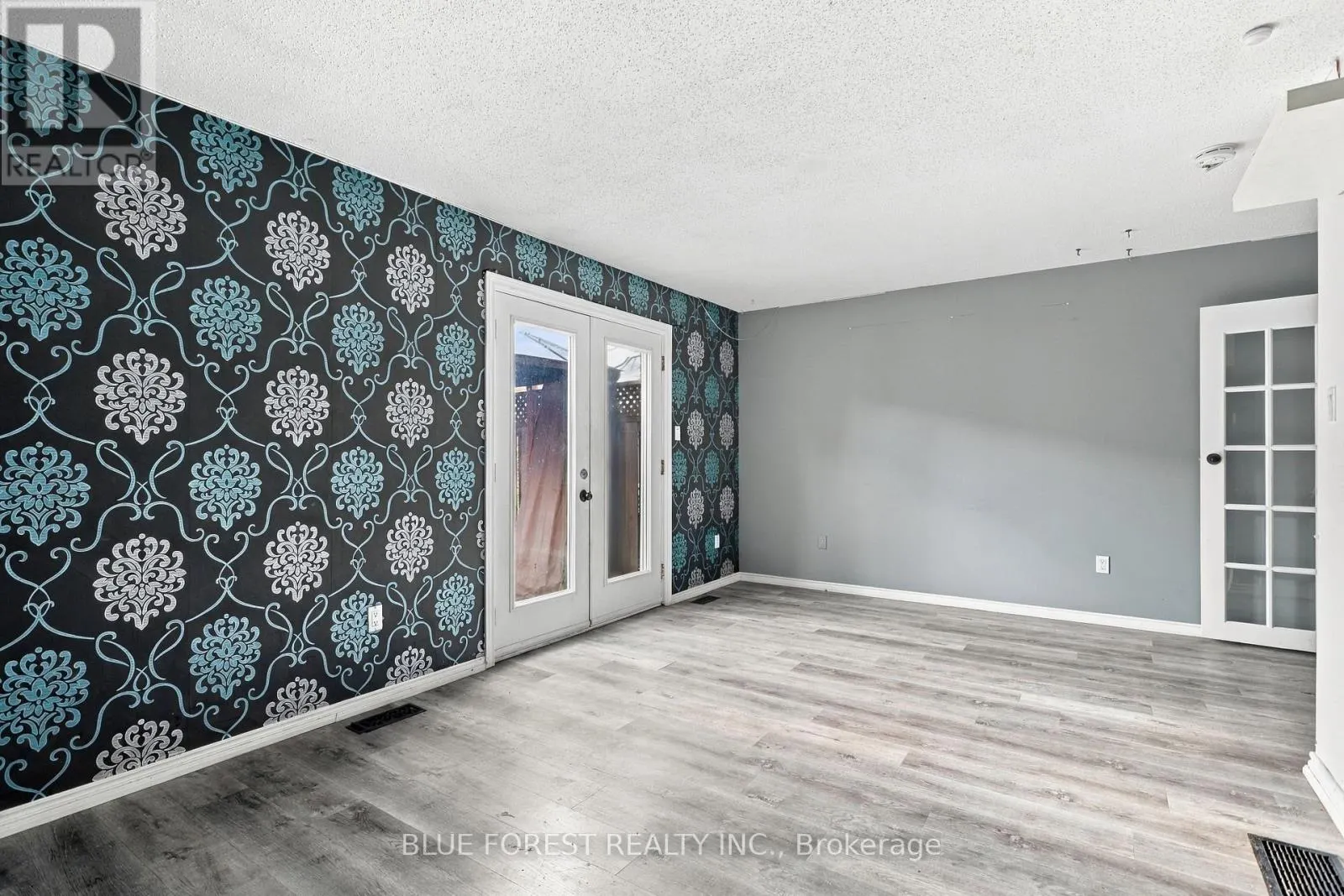 10 - 511 ADMIRAL DRIVE #10