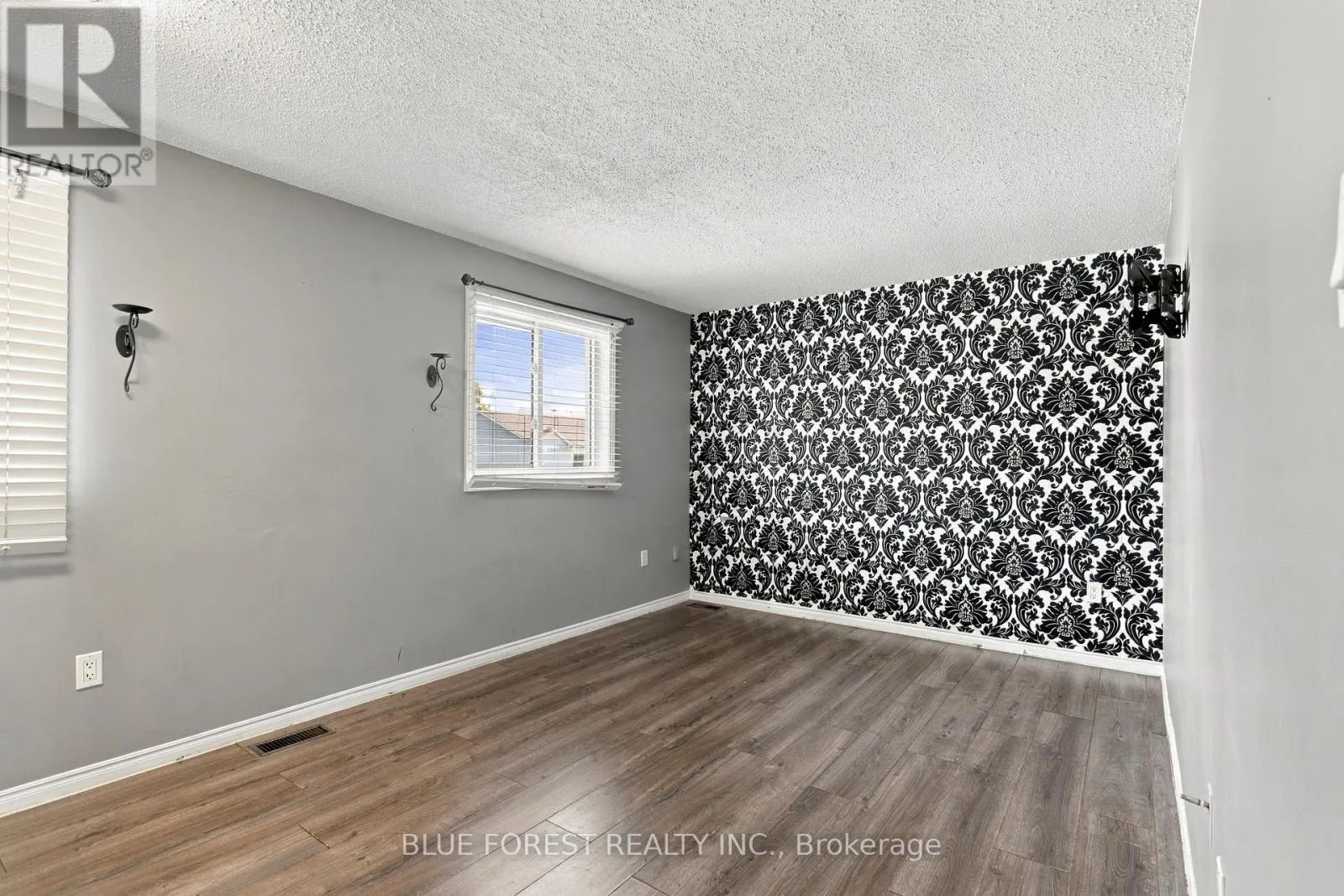 10 - 511 ADMIRAL DRIVE #10