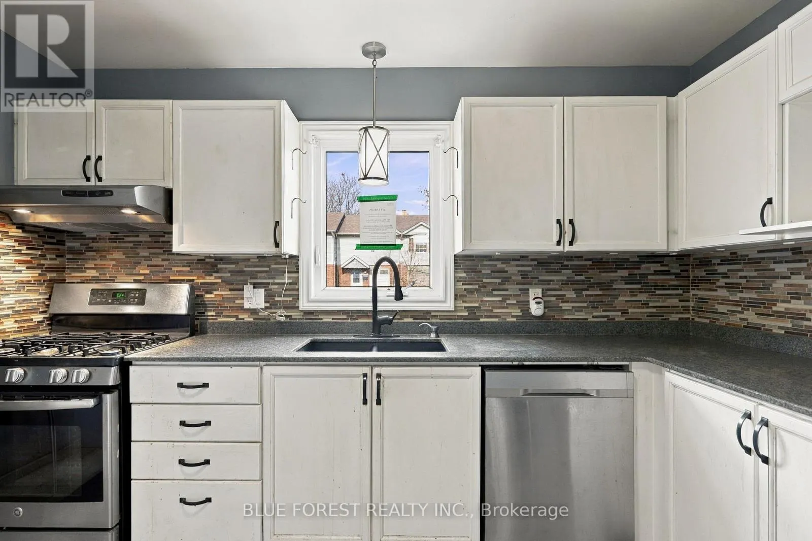 10 - 511 ADMIRAL DRIVE #10