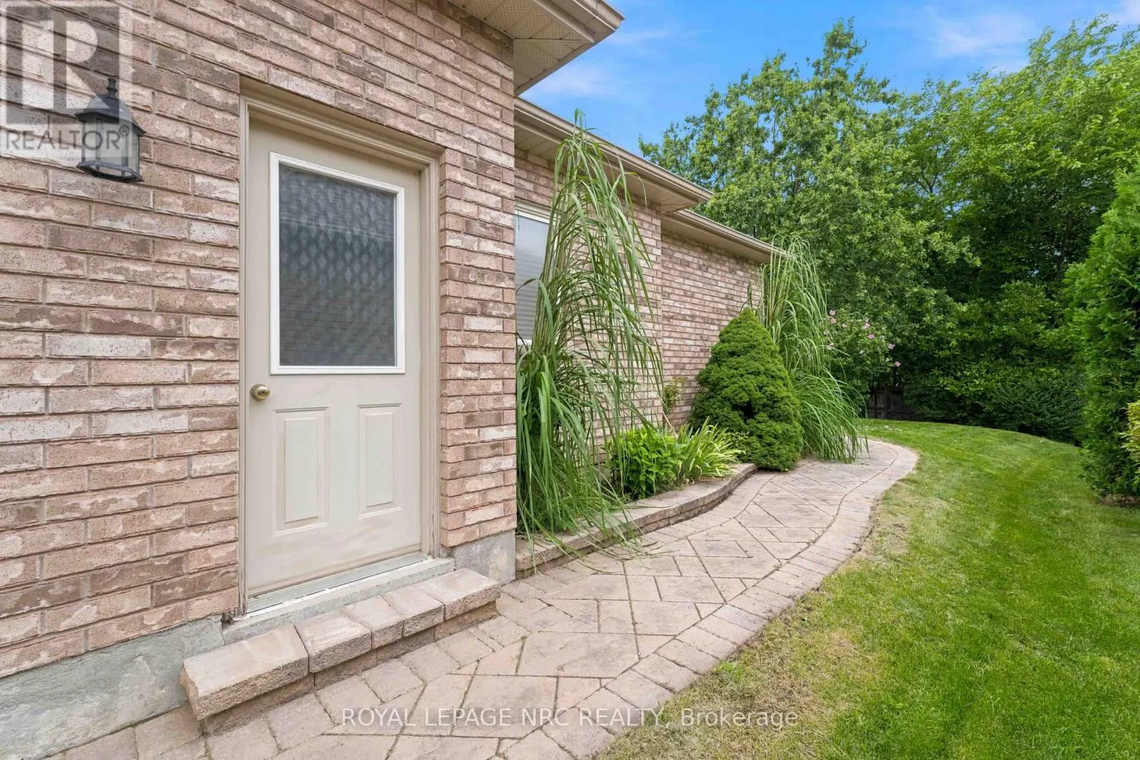 42 LORETTA DRIVE