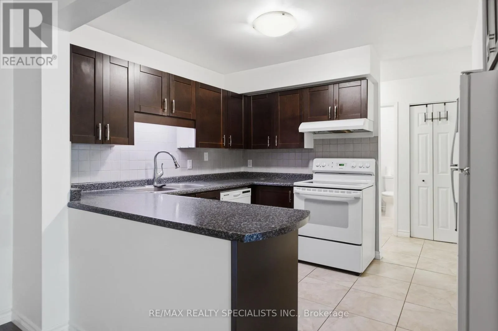 408 - 500 WESTMOUNT ROAD W