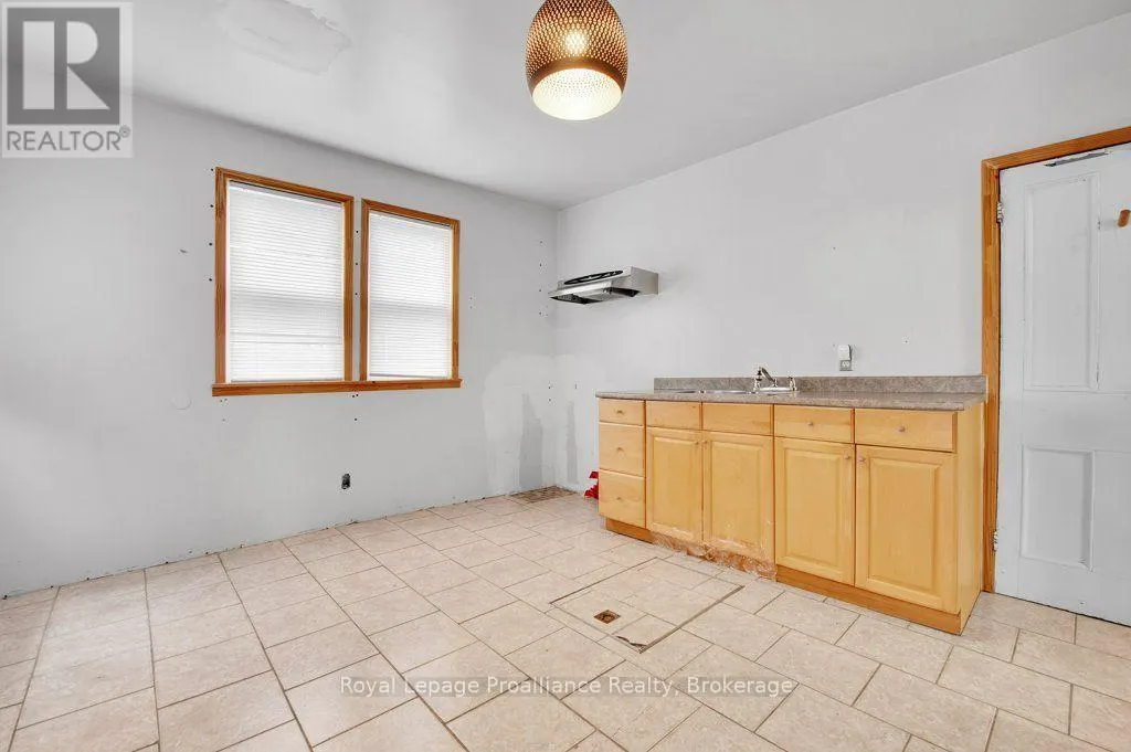 19 BETTES STREET
