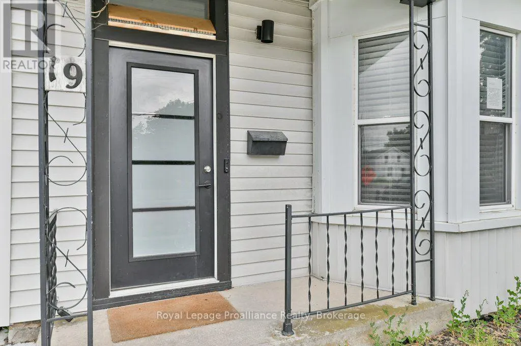 19 BETTES STREET