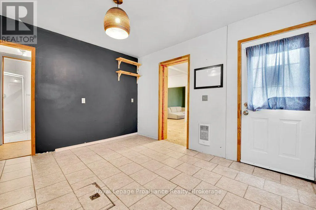 19 BETTES STREET