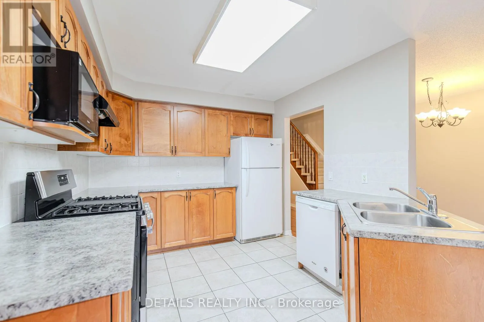 143 GATESPARK PRIVATE