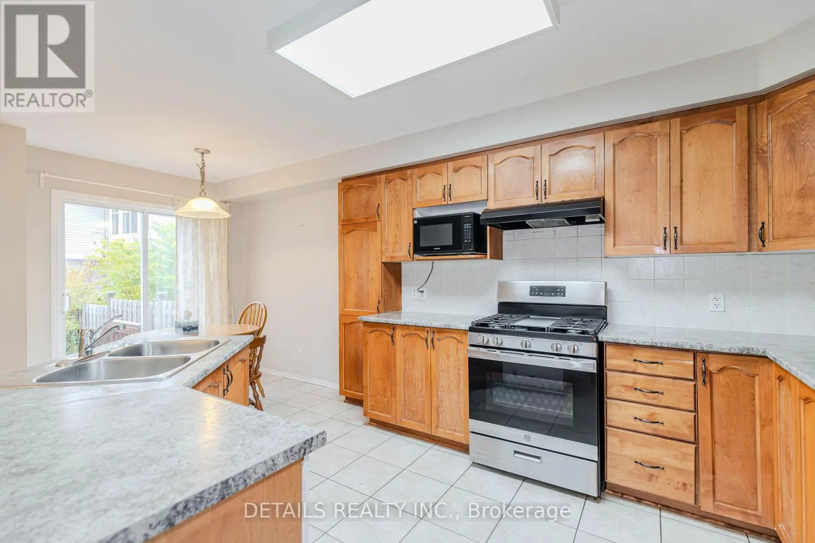 143 GATESPARK PRIVATE