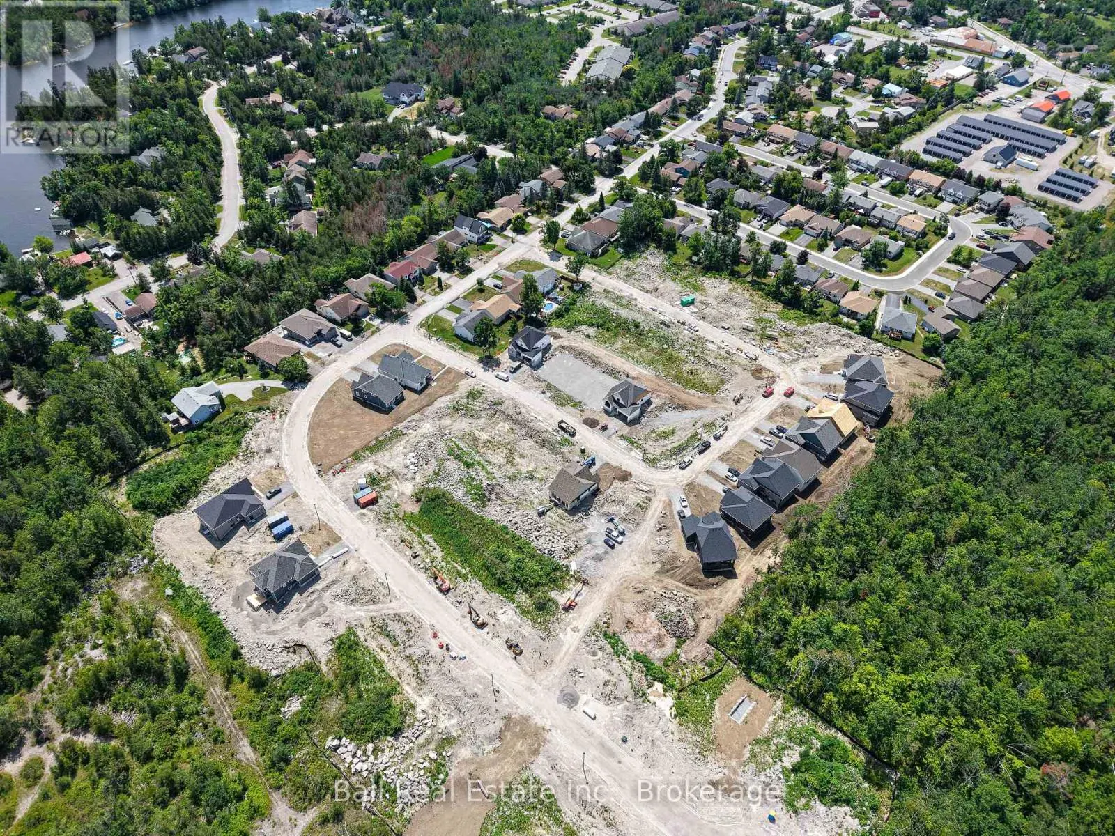 9 HEMLOCK CRESCENT