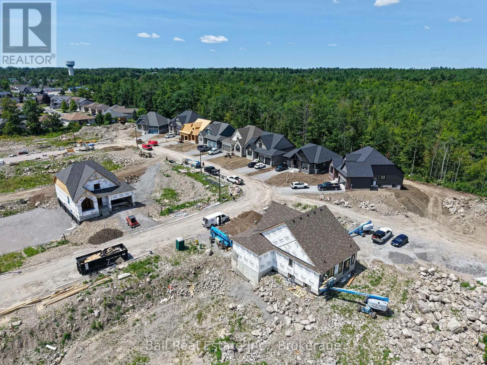 9 HEMLOCK CRESCENT