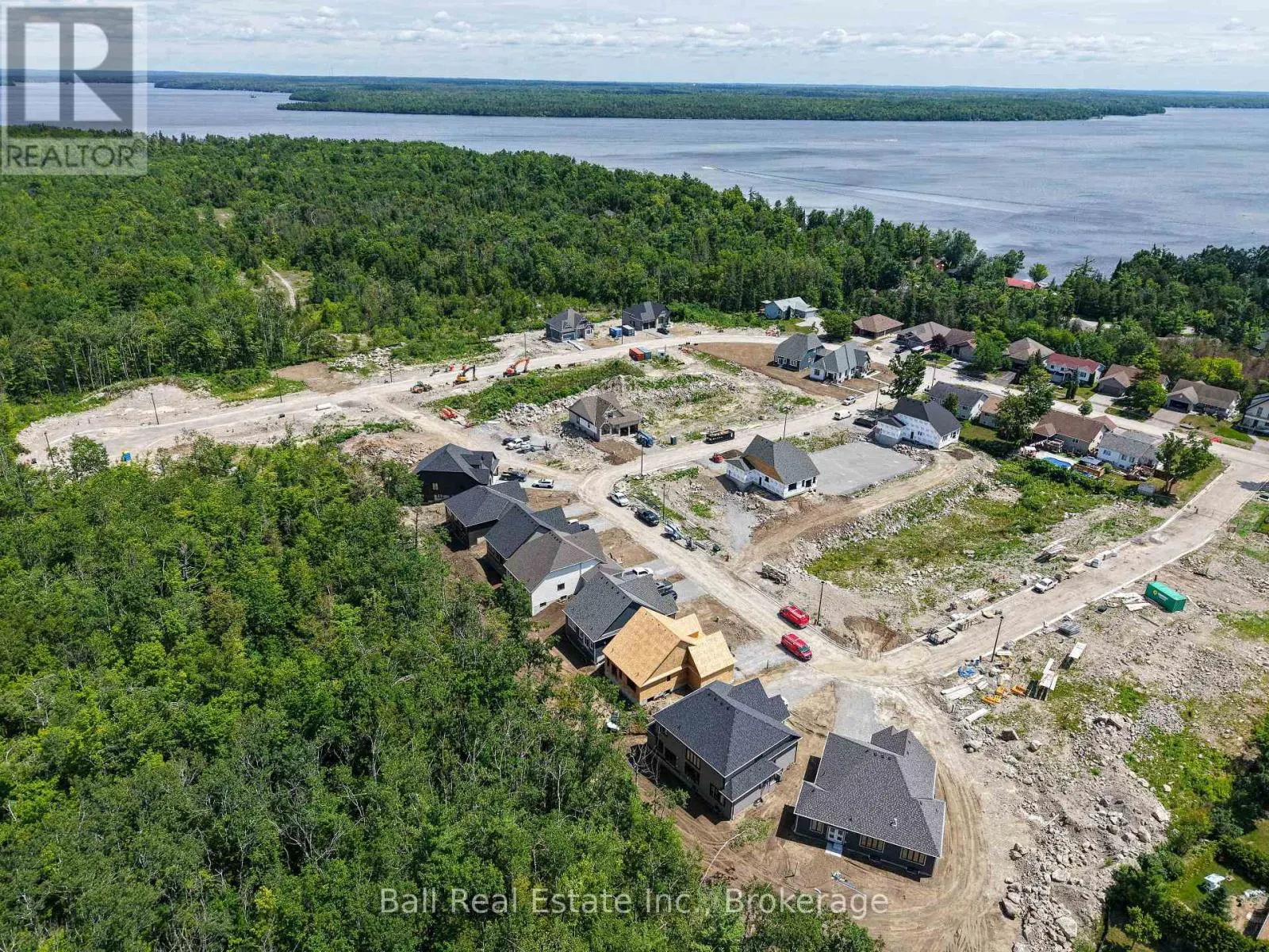 9 HEMLOCK CRESCENT