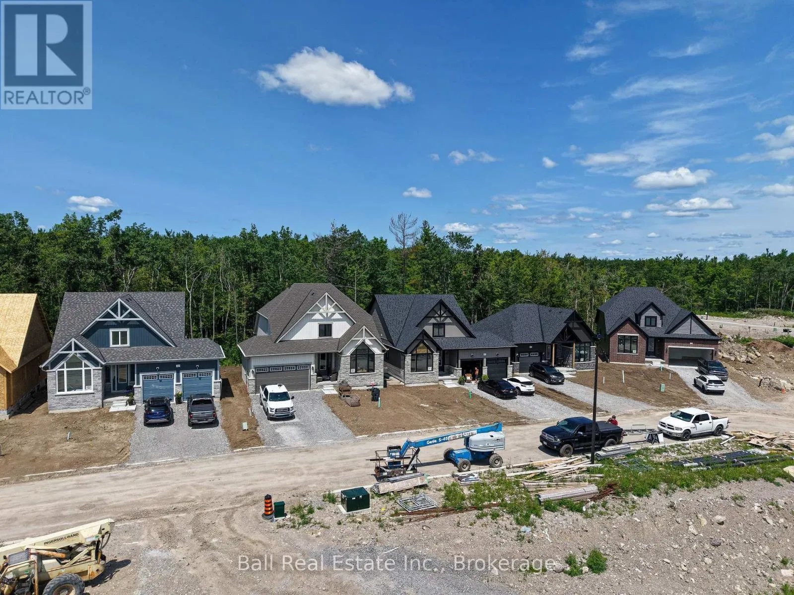 9 HEMLOCK CRESCENT