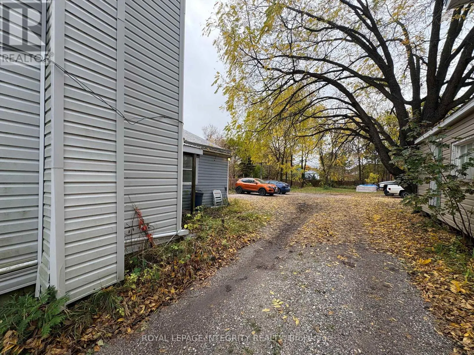B - 26 WILSON STREET W