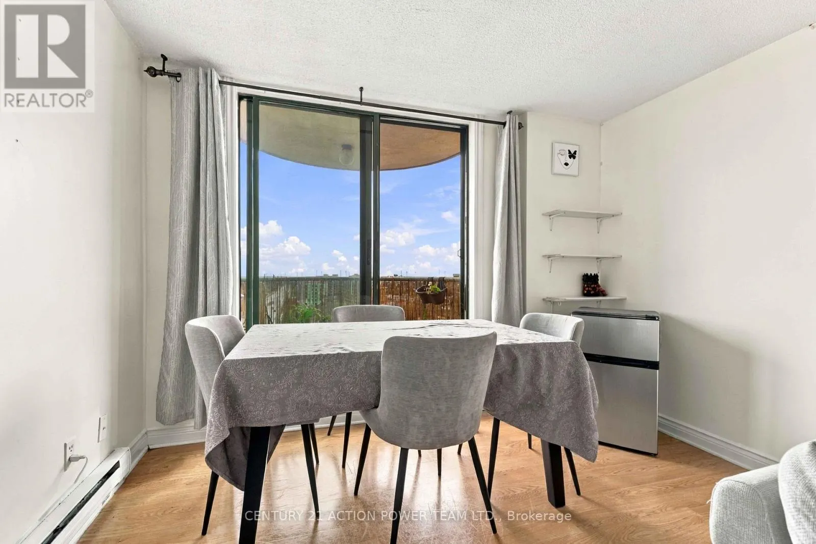1010 - 1440 HERON ROAD