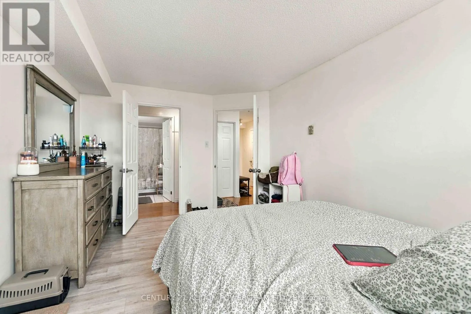 1010 - 1440 HERON ROAD