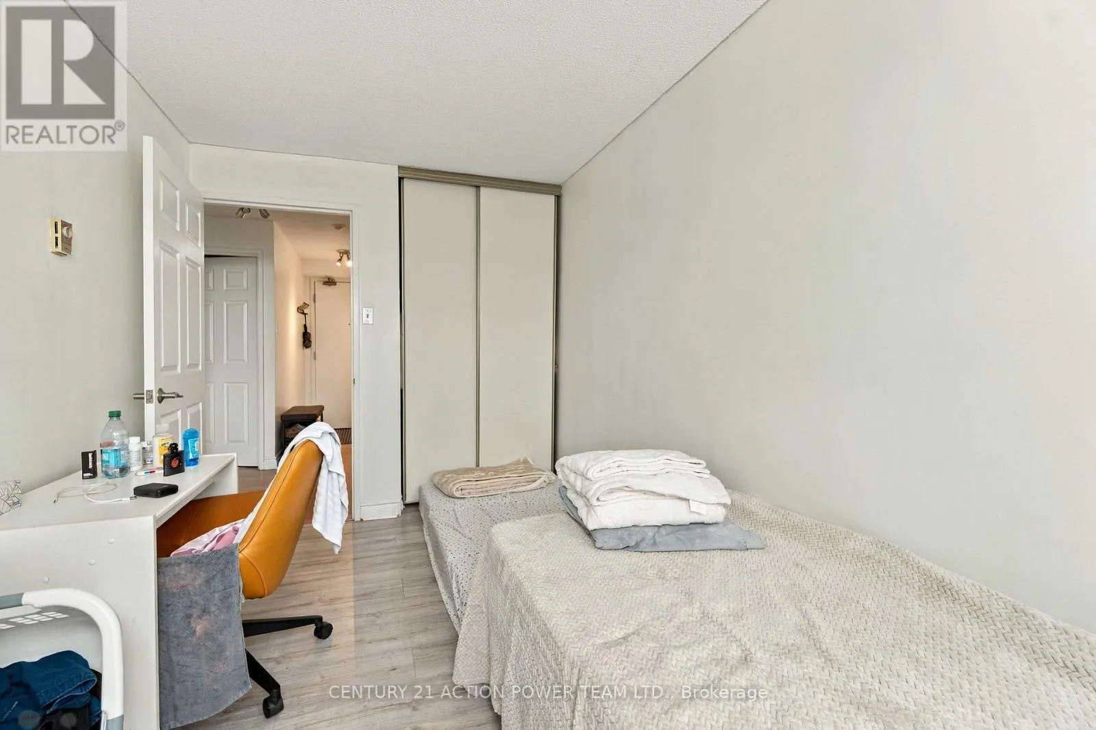 1010 - 1440 HERON ROAD