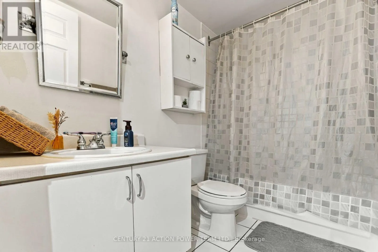 1010 - 1440 HERON ROAD