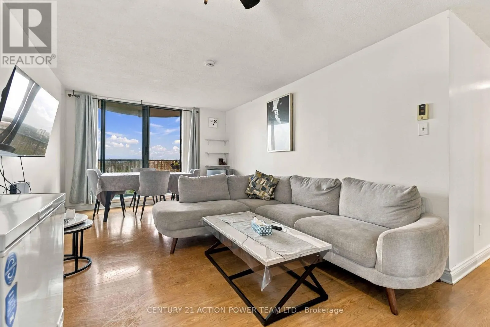 1010 - 1440 HERON ROAD