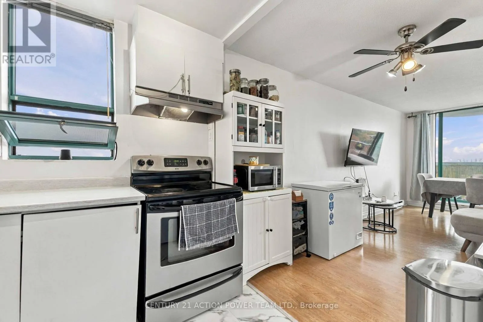 1010 - 1440 HERON ROAD