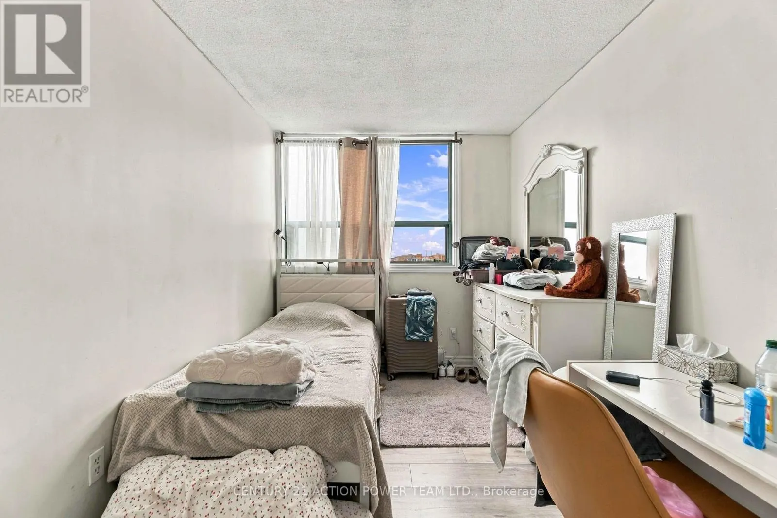 1010 - 1440 HERON ROAD