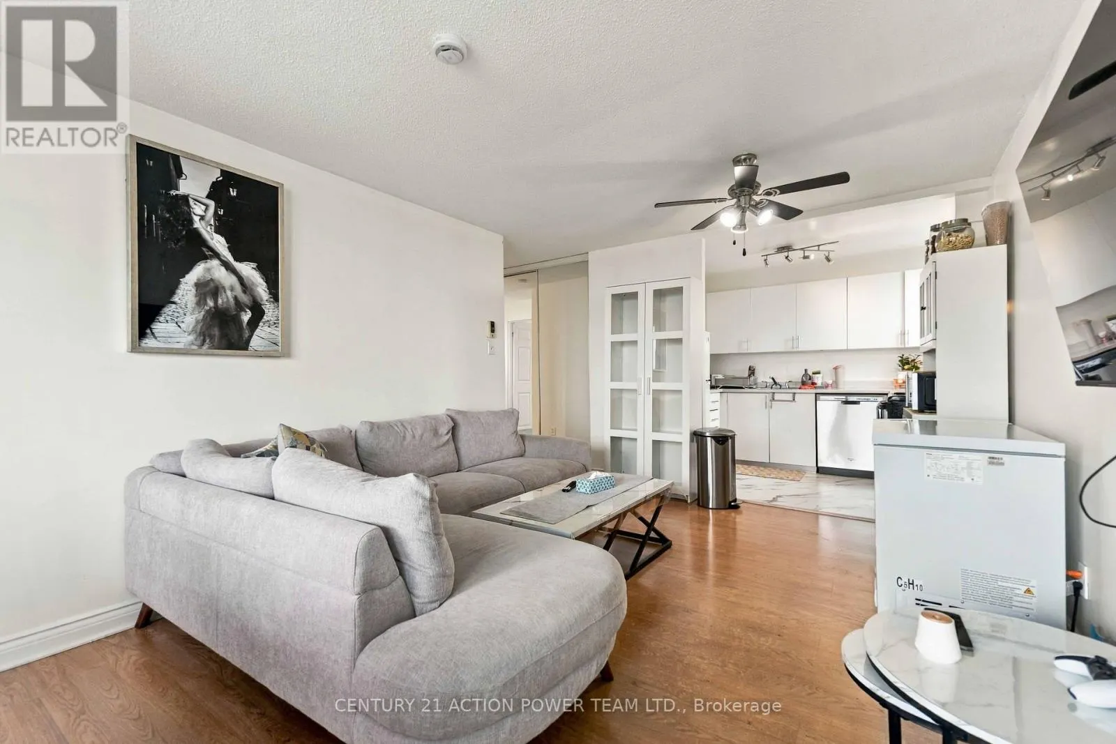 1010 - 1440 HERON ROAD
