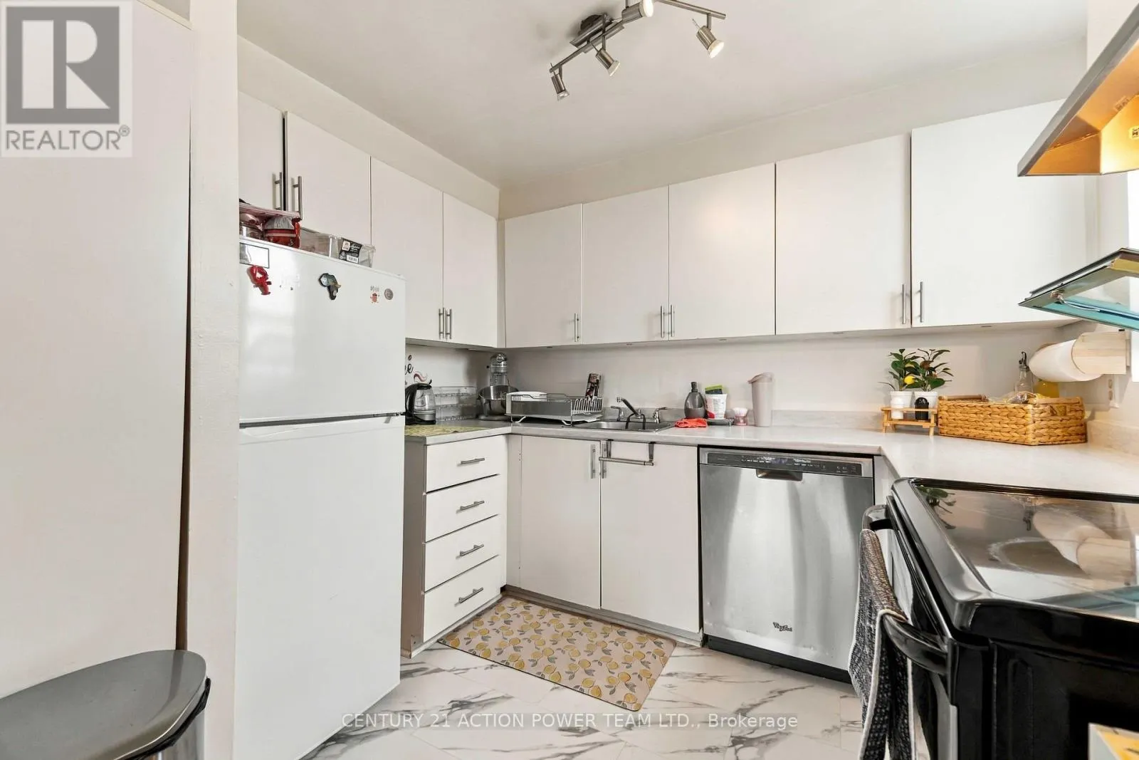 1010 - 1440 HERON ROAD