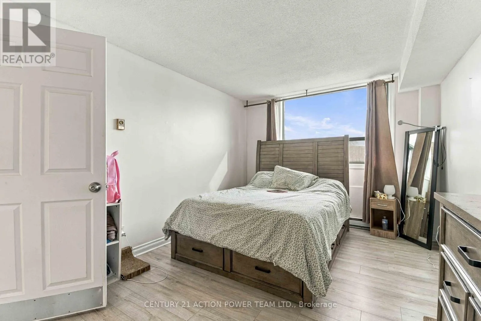 1010 - 1440 HERON ROAD